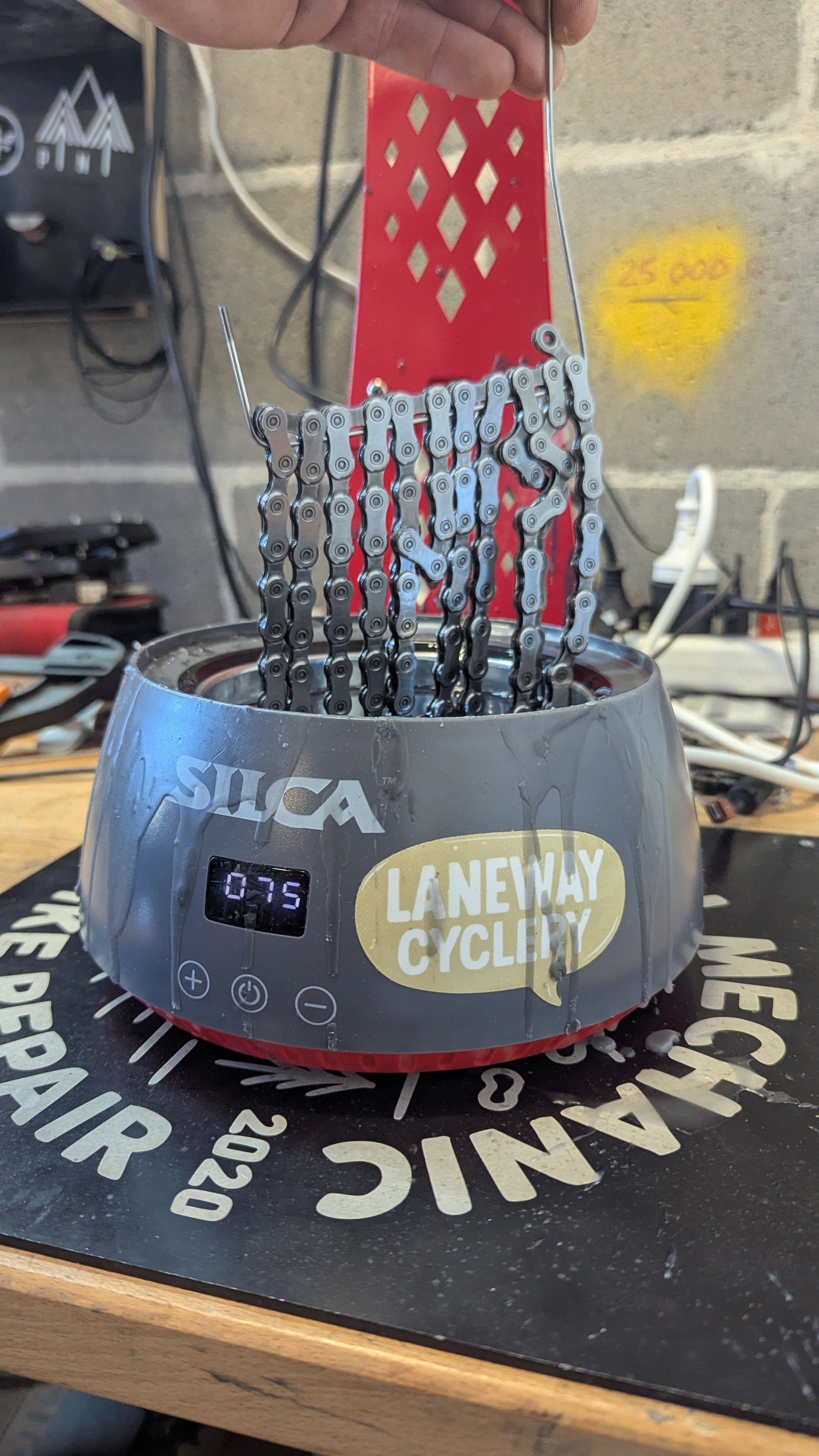 Pre-Waxed Shimano Ultegra  12-Speed Chain – 126 Links – Silca Hot Melt Endurance